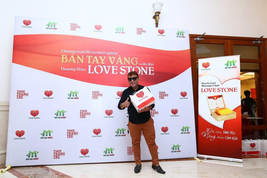 Nhà tạo mẫu tóc danh tiếng Tuấn Hà Lan