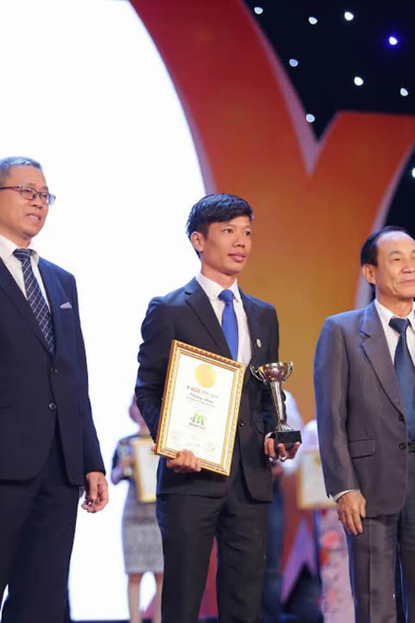 "Thương hiệu xuất sắc năm 2017" cho Ông Mai Xuân Dưỡng – Tổng giám đốc công ty Mai Hân "Thương hiệu xuất sắc năm 2017" cho Ông Mai Xuân Dưỡng – Tổng giám đốc công ty Mai Hân