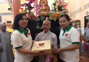 Cùng Love Stone trao tặng sức khỏe đến 1000 Ngôi Chùa