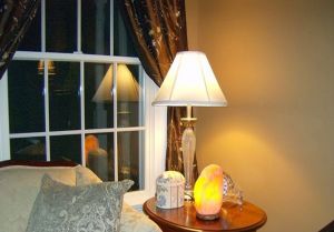 Sáng bừng sức sống cho nhà ở với đèn đá muối Himalaya